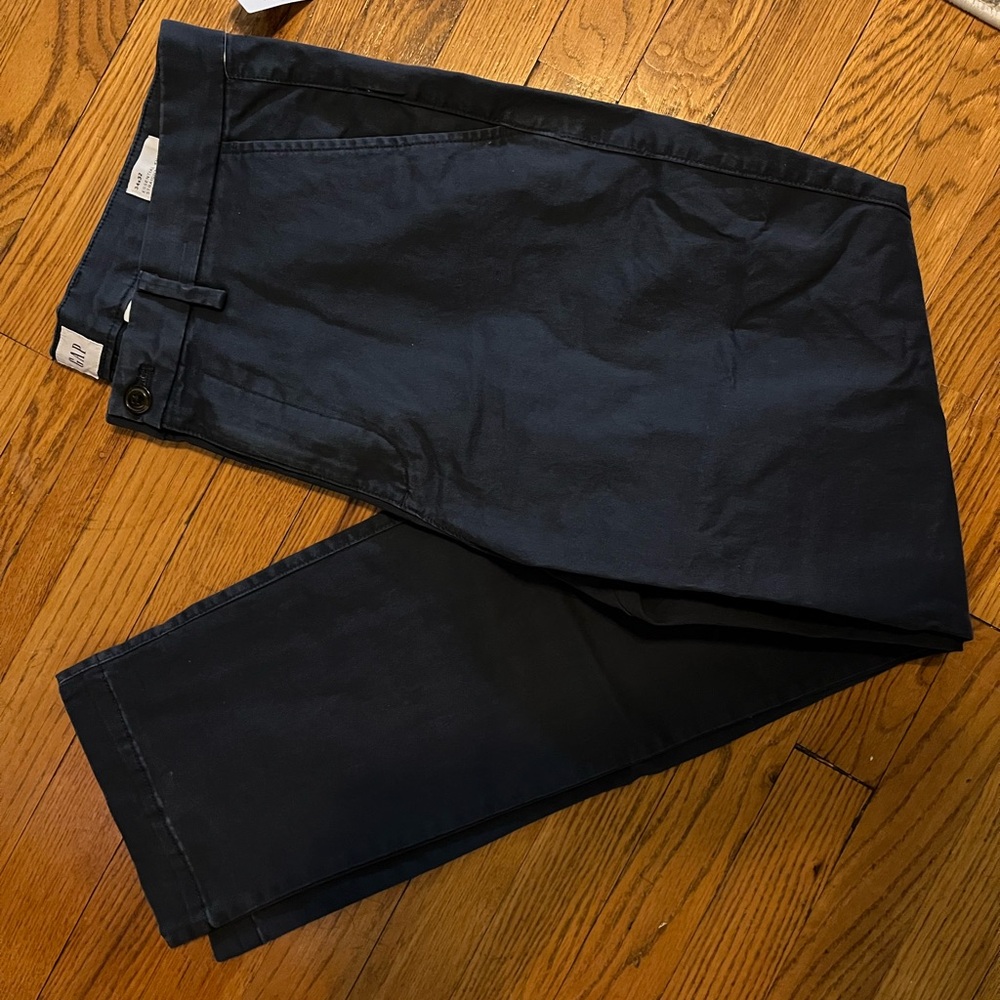 Men’s Gap Essential Khaki Straight Taper Pant